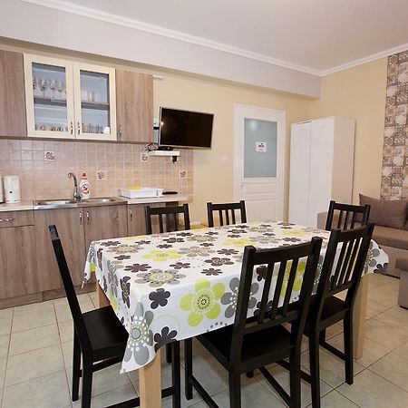 Zoli Apartmanok-Timi Koelcsey 34-36 Hajdúszoboszló Esterno foto